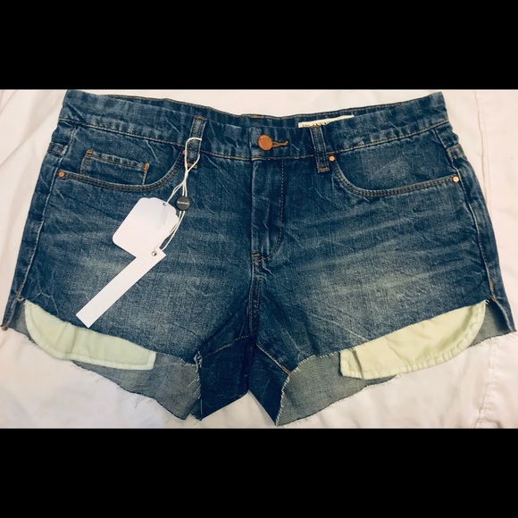 Blank NYC Pants - ⭐️For @poshluxs ⭐️BLANK NYC LITTLE QUEENIE Pocket show sexy shorts